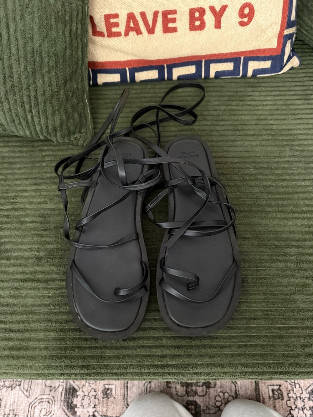 Abercrombie & Fitch Black Lace-Up Strappy Platform Sandal - Size 10